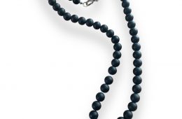 Collier de perles  Onyx avec pendentif tête de Lion