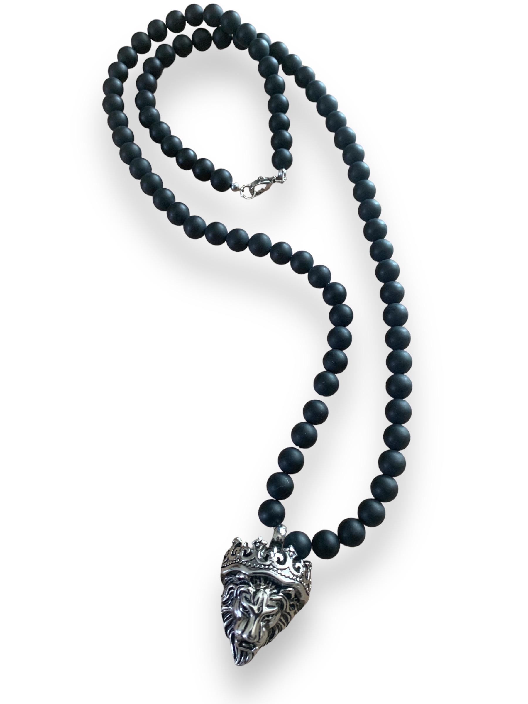 Collier de perles  Onyx avec pendentif tête de Lion