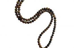 Collier de perles Oeil de Tigre et pendentif croix