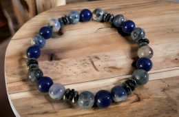 Bracelet en perles lapis-lazuli avec séparateur Hématite