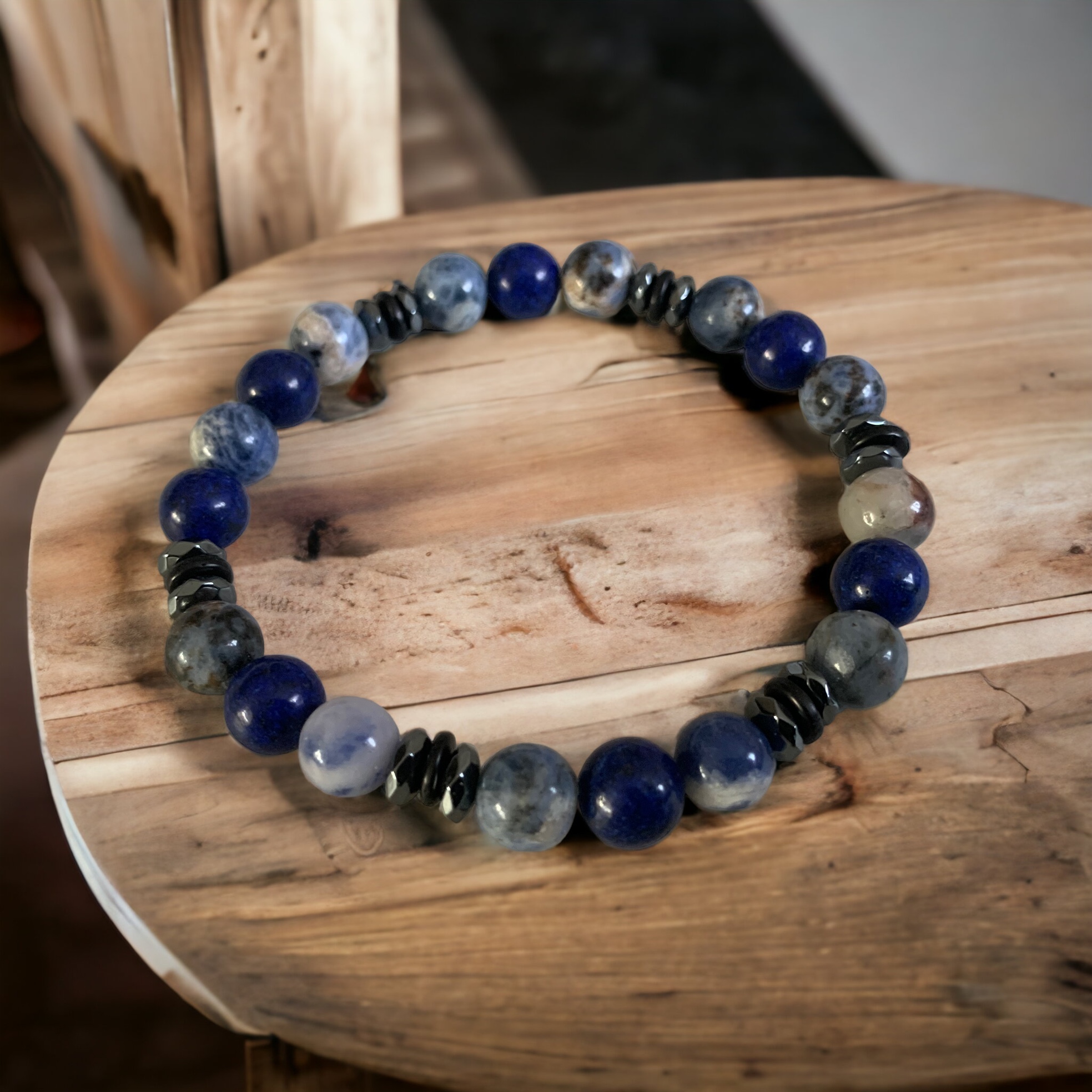 Bracelet en perles lapis-lazuli avec séparateur Hématite