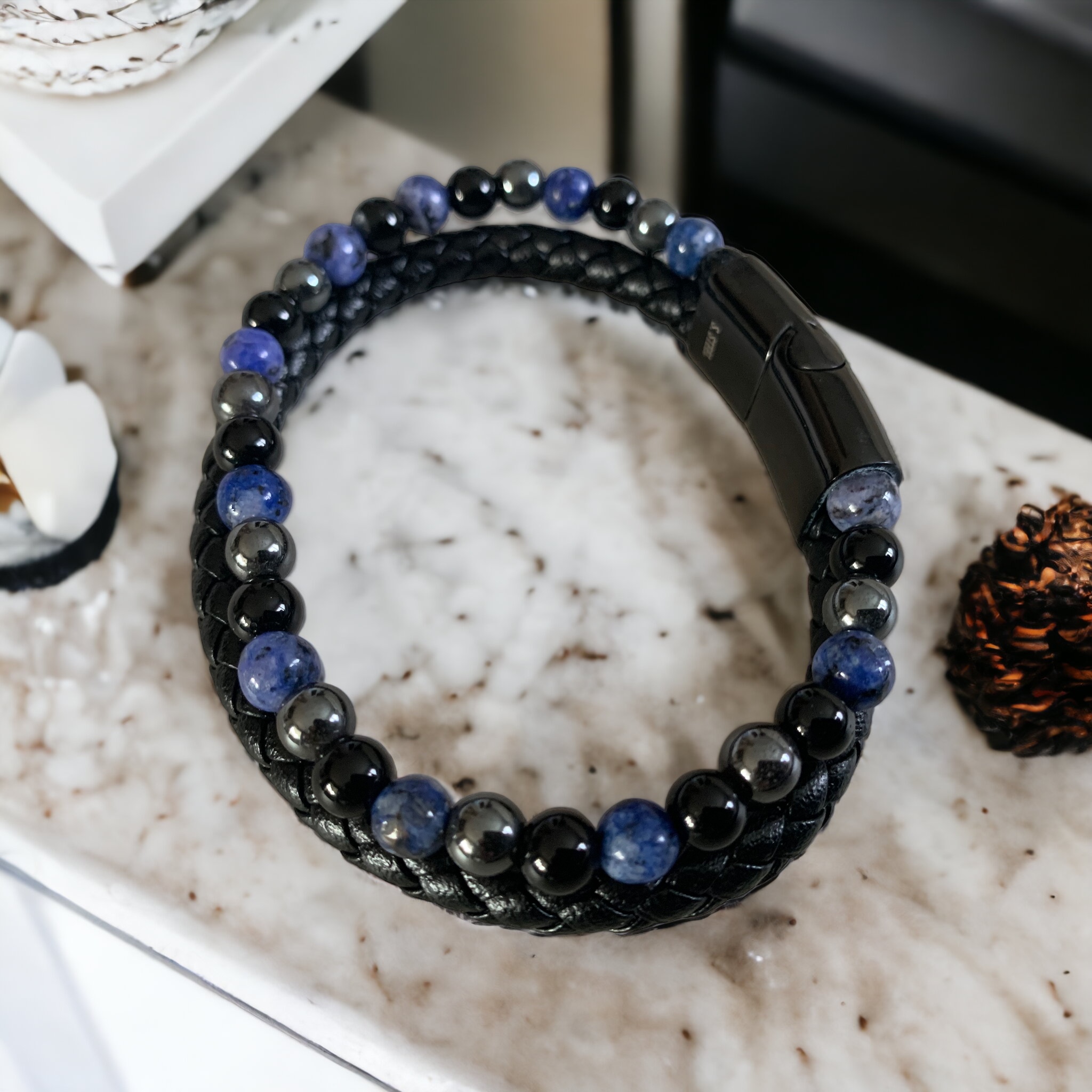 Bracelet en cuir, perles Lapis-lazuli, Agate, Hématite